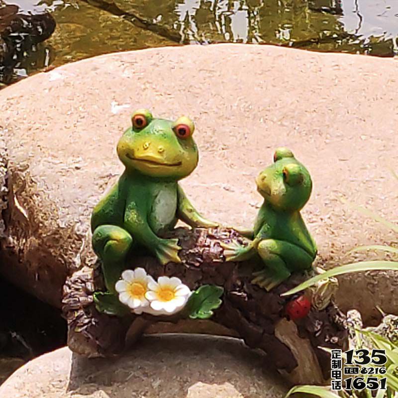 廣場玻璃鋼仿真青蛙雕塑 廣場玻璃鋼仿真青蛙雕塑