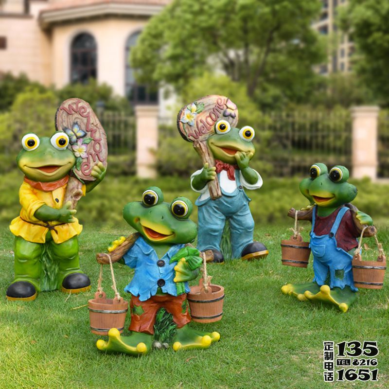 景區(qū)四只勞動(dòng)的玻璃鋼青蛙雕塑 景區(qū)四只勞動(dòng)的玻璃鋼青蛙雕塑