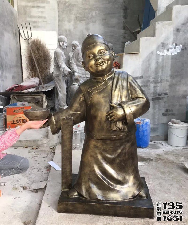 街道玻璃鋼仿銅民俗小品店小二人物雕塑 街道玻璃鋼仿銅民俗小品店小二人物雕塑