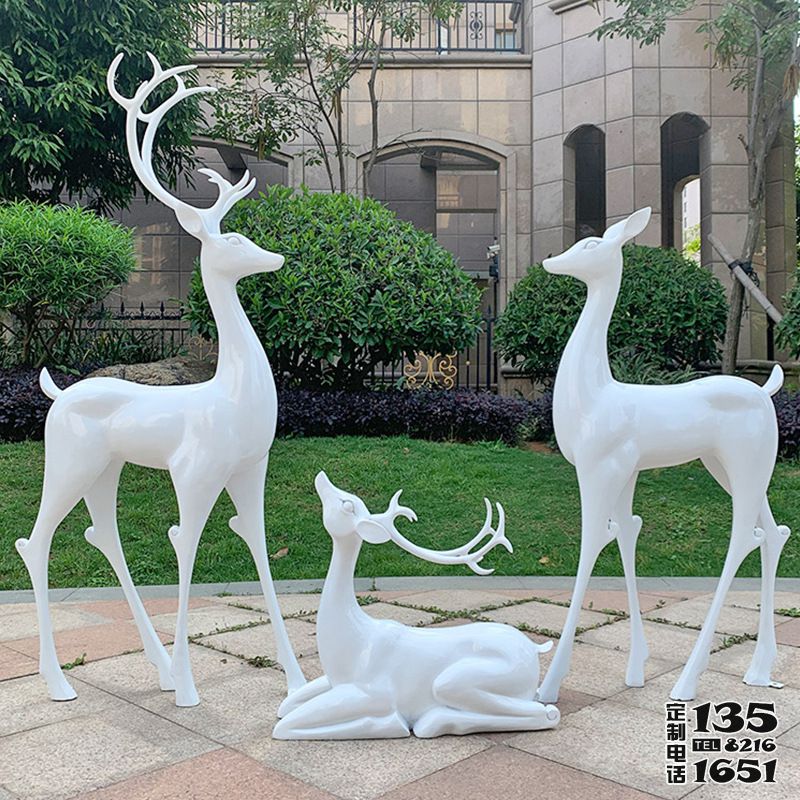別墅小區玻璃鋼卡通梅花鹿雕塑 別墅小區玻璃鋼卡通梅花鹿雕塑