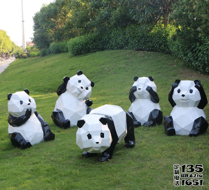 城市公園幼兒園擺放幾何熊貓玻璃鋼雕塑 城市公園幼兒園擺放幾何熊貓玻璃鋼雕塑
