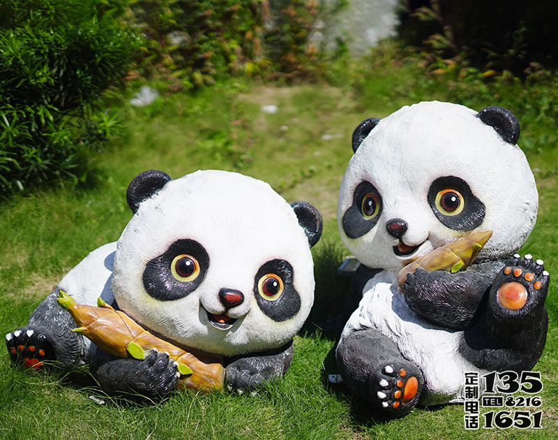 戶外花園草坪卡通熊貓玻璃鋼雕塑 戶外花園草坪卡通熊貓玻璃鋼雕塑